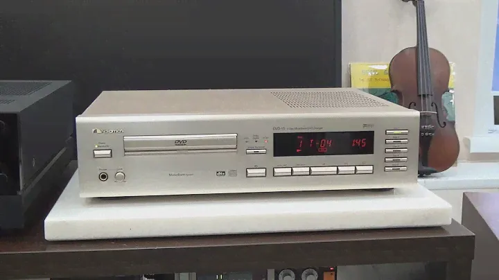 Nakamichi DVD-15 ￥135,000(2000年発売)