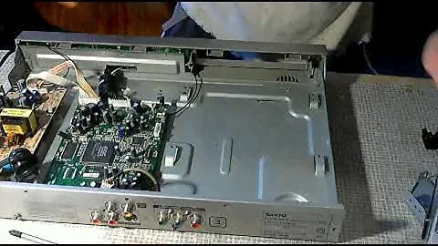 Часть 1. Разборка и прочистка dvd-плеера Sanyo DVD-SL40