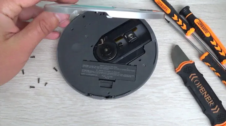 Sony  walkman D-NE730 ATRAC/MP3 CD player. Unboxing. How to open.