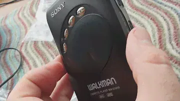 кассетный плеер SONY WM-EX909 подержим в руках и заглянем внутрь