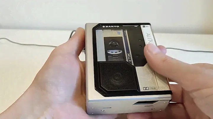 Кассетный плеер Sanyo MR-JJII  1983г
