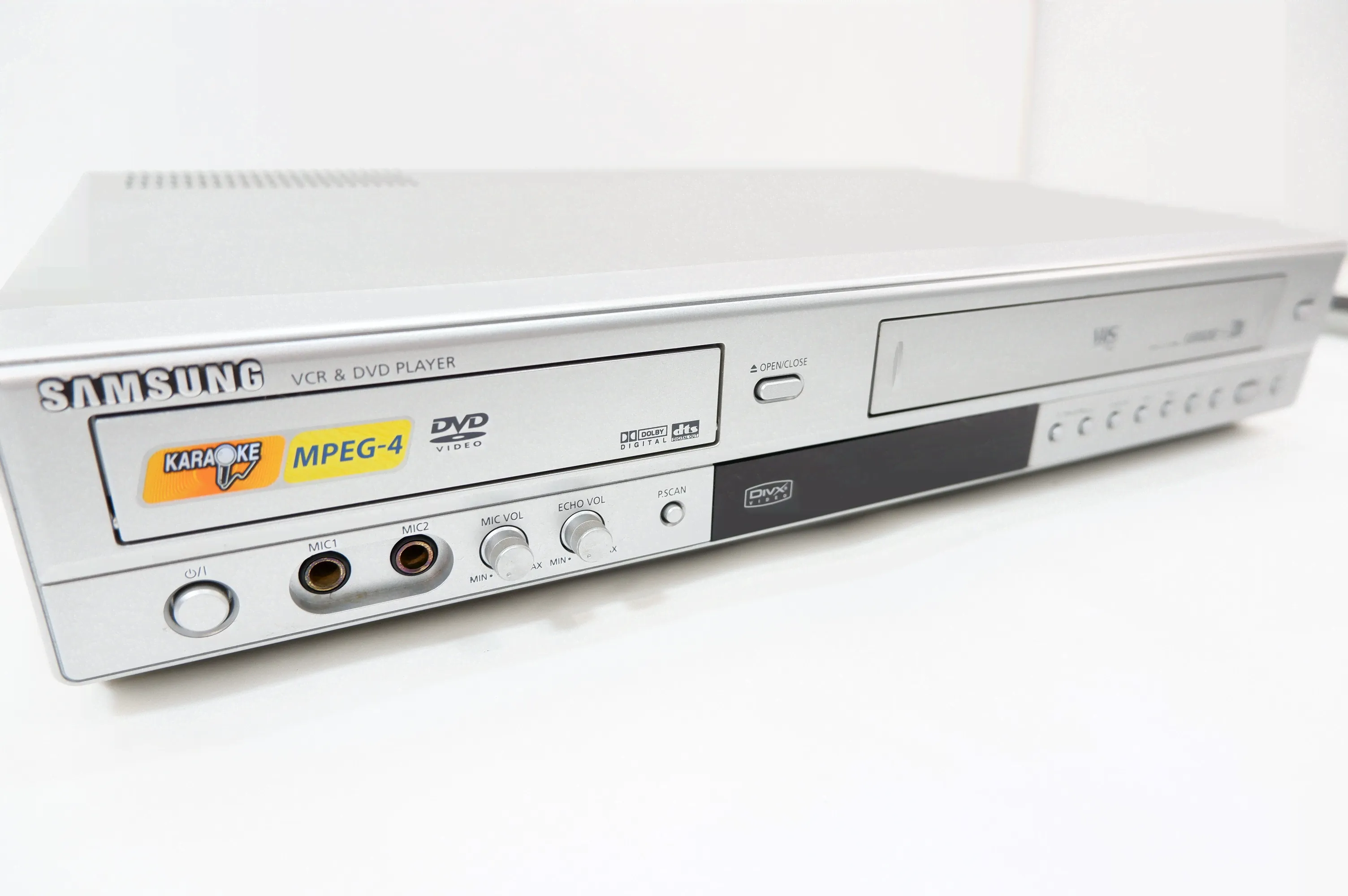 DVD/VHS-плеер Samsung DVD-V7100K-0